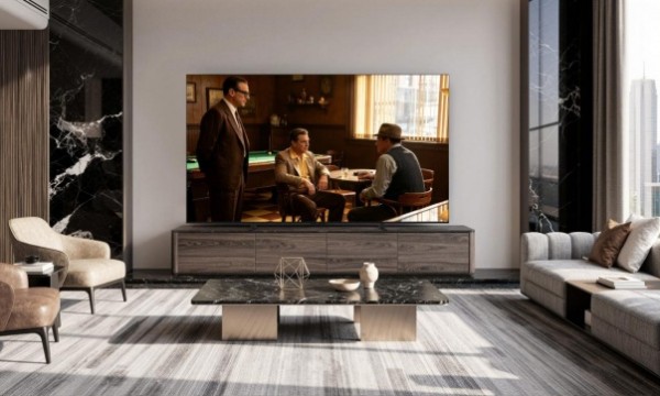 SQD-Mini LED+真壁纸双向升级，TCL C10M打开客厅大屏新体验